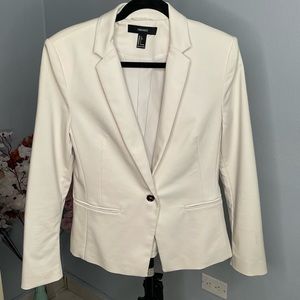 Beautiful Blazer perfect for Office Outfits